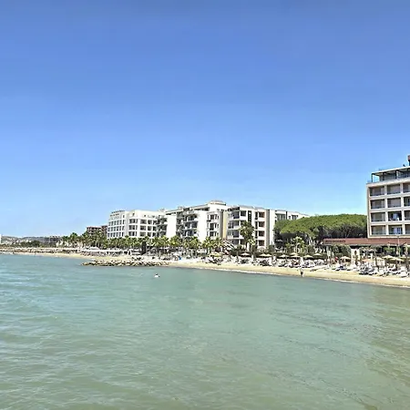 The Balcony Break Beachside Living In Durres Apartmán